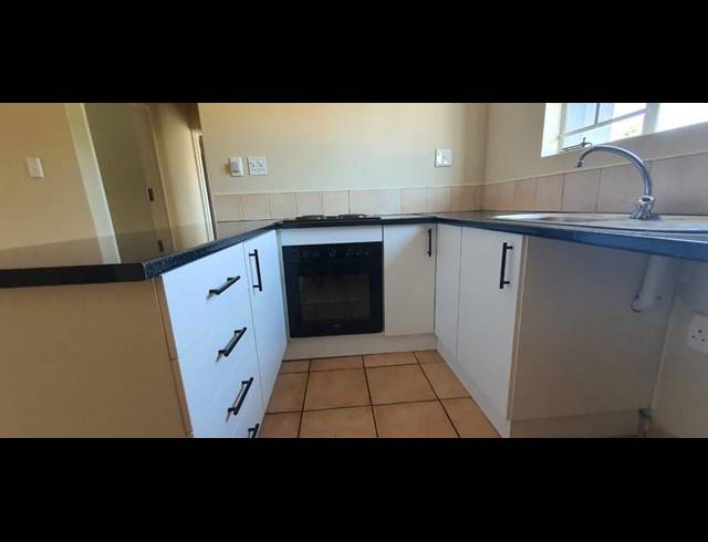 2 BEDROOM APARTMENT FOR SALE IN CRYSTAL PARK